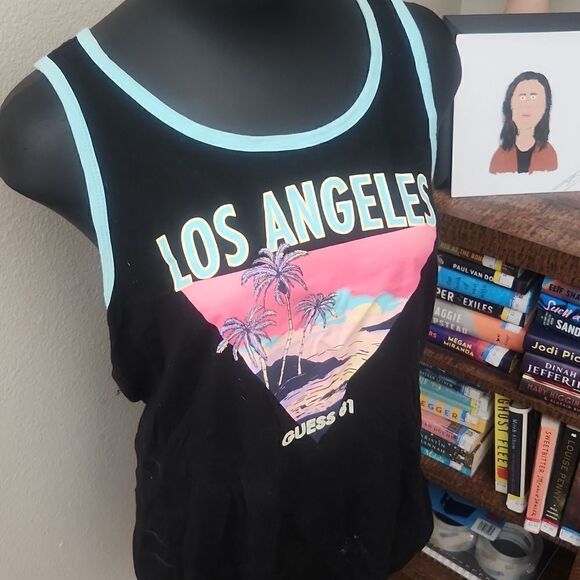 Guess Tank  - Picture 2 of 8